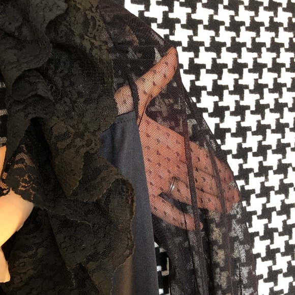 Vintage 80s / 90s Semi-sheer back deep-v lace button down blouse w/ ruffles - Picture 8 of 8